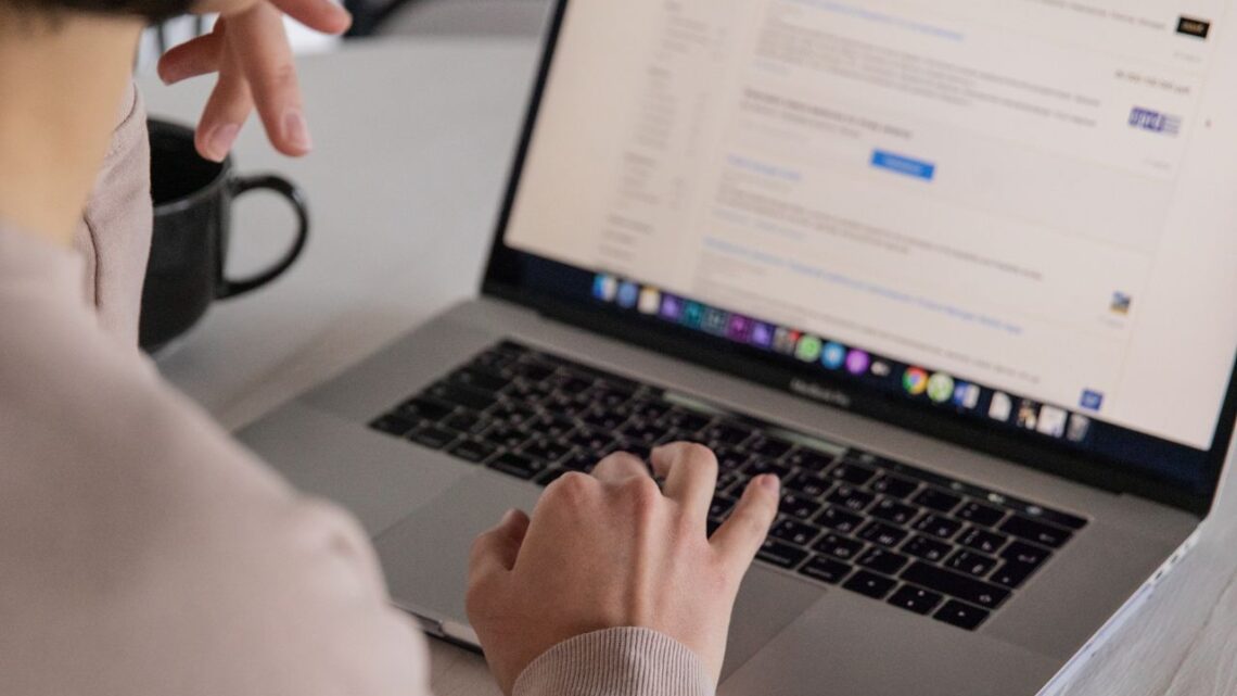 Okno na świat Twojego biznesu: dlaczego warto posiadać własną stronę internetową?